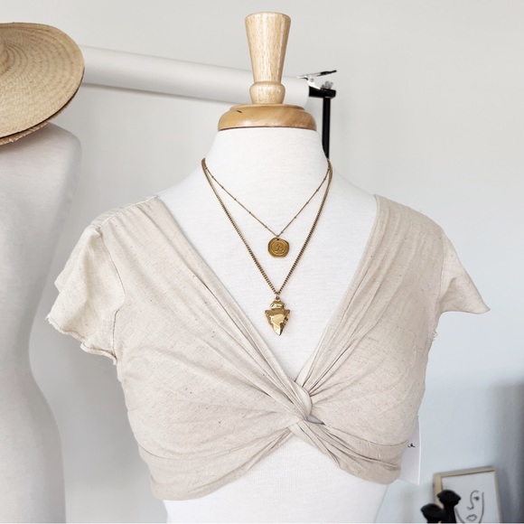 Tops - SOLD ❌ Linen Twist Detail Crop Top